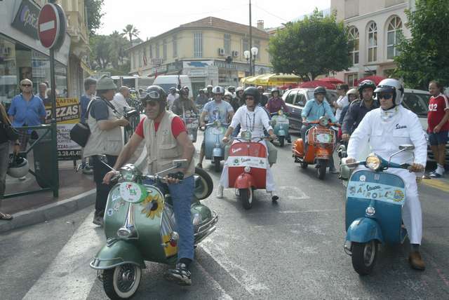 VESPAS ET BIKINIS144.JPG